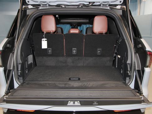 New 2025 Lincoln Navigator Reserve AWD/4WD image 47