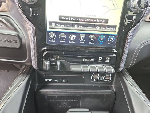 Used 2019 RAM 2500 Limited AWD/4WD image 19