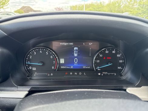 Used 2021 Ford Explorer Limited w/ Equipment Group 301A AWD/4WD image 17