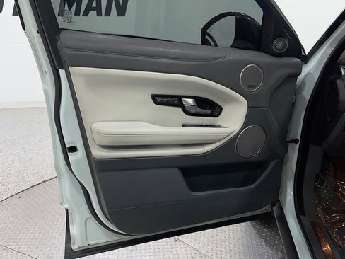 Used 2016 Land Rover Range Rover Evoque HSE image 16
