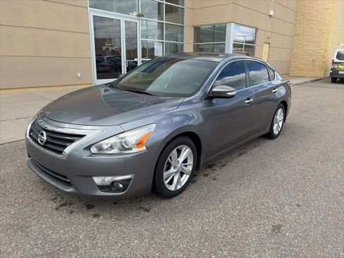 Used 2015 Nissan Altima 2.5 SL w/ Technology Package FWD image 1