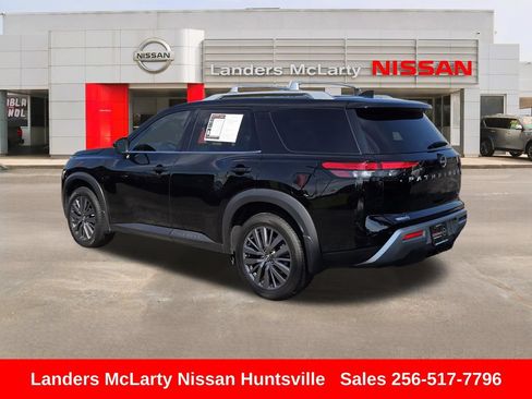Used 2023 Nissan Pathfinder SL w/ SL Premium Package FWD image 6