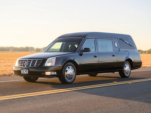 Used 2009 Cadillac DTS Hearse FWD image 4