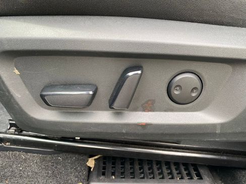 Used 2023 Nissan Rogue SV FWD image 14
