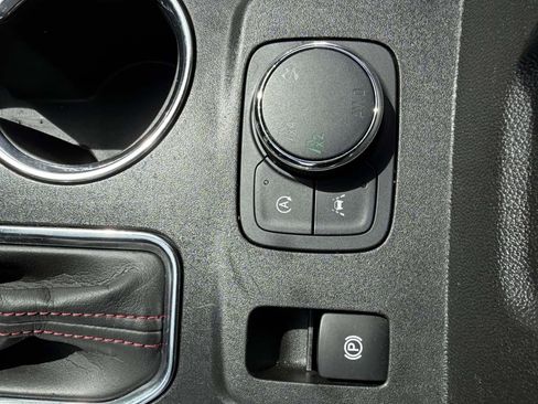 Used 2023 Chevrolet Traverse RS AWD/4WD image 22