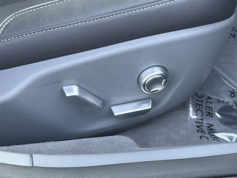 Used 2024 Lucid Air Touring image 34