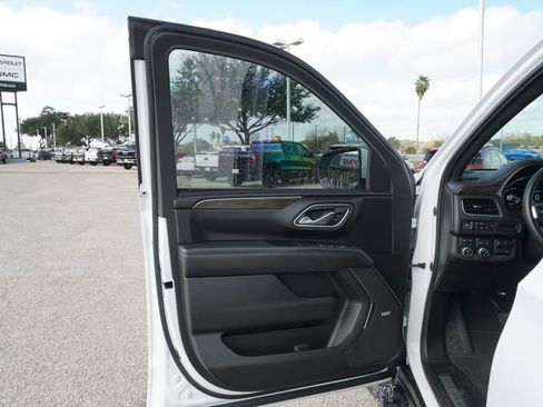 Used 2022 Chevrolet Tahoe Z71 w/ Z71 Off-Road Package image 14