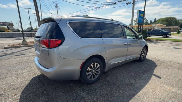 Used 2020 Chrysler Pacifica Touring-L Plus FWD image 8