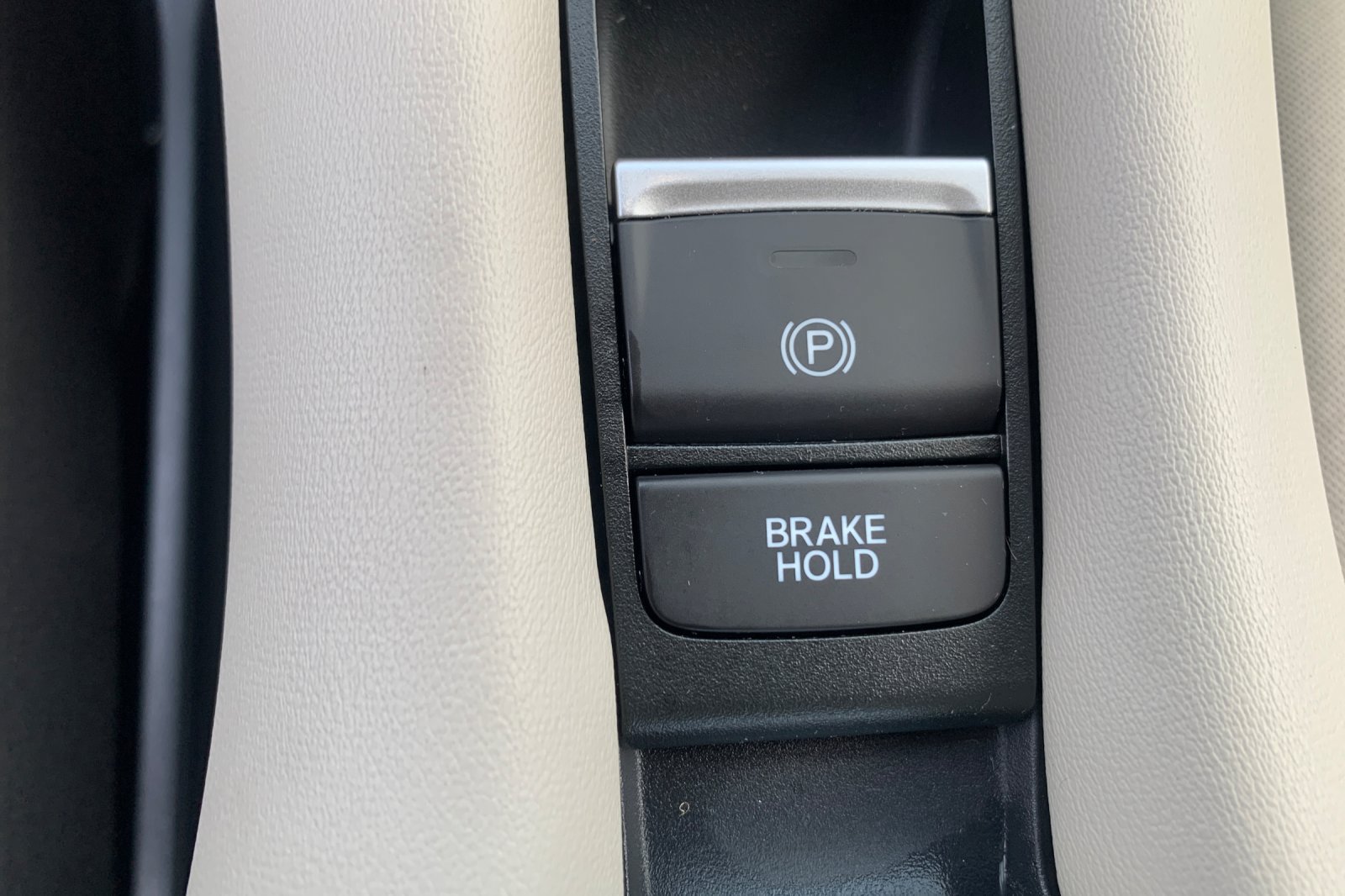 Used 2024 Honda HR-V LX image 36