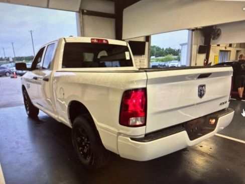 Used 2019 RAM 1500 Express AWD/4WD image 4