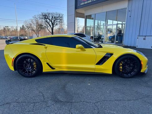 Used 2016 Chevrolet Corvette Z06 w/ 2LZ Preferred Equipment Group image 8