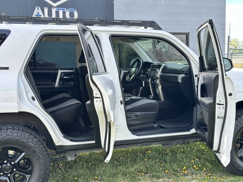 Used 2018 Toyota 4Runner SR5 image 24