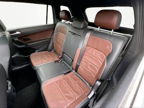 Used 2022 Volkswagen Tiguan SEL R-Line image 25