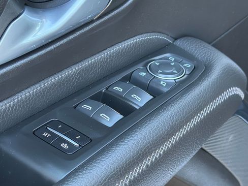 Used 2022 GMC Yukon Denali image 27