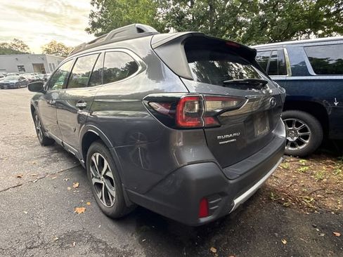Used 2022 Subaru Outback Touring AWD/4WD image 4