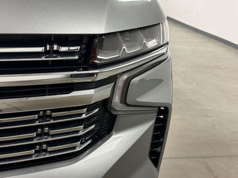 Used 2024 Chevrolet Suburban Premier RWD image 9