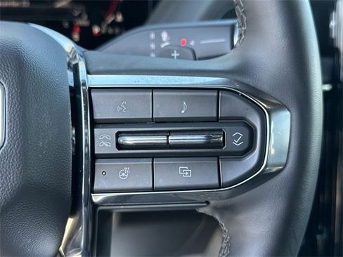 Used 2025 GMC Yukon XL Denali image 19