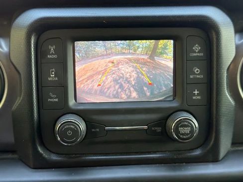 Used 2021 Jeep Wrangler Unlimited Sport AWD/4WD image 17
