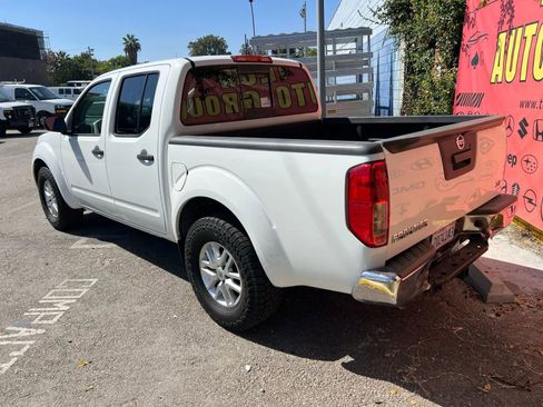 Used 2019 Nissan Frontier SV image 6