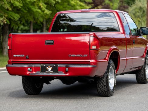 Used 2001 Chevrolet S10 Pickup LS w/ Preferred Equipment Group RWD image 27