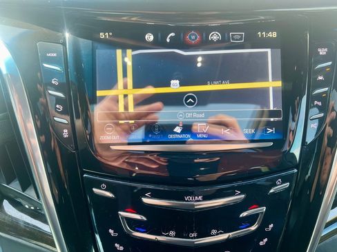 Used 2017 Cadillac Escalade ESV Platinum image 33