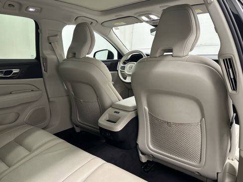 Used 2023 Volvo V60 B5 Cross Country Plus w/ Climate Package image 20