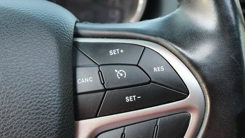 Used 2020 Jeep Grand Cherokee Limited w/ Luxury Group II AWD/4WD image 12