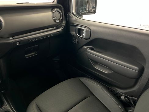 Used 2022 Jeep Wrangler Unlimited Sport AWD/4WD image 10