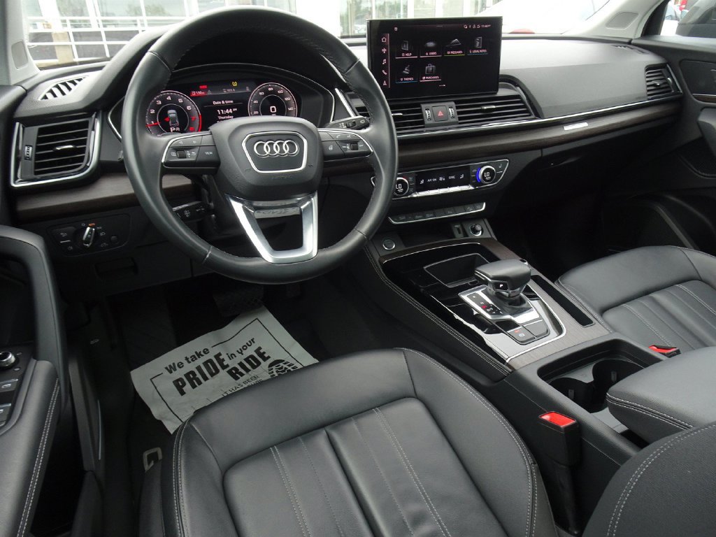 Used 2023 Audi Q5 2.0T Premium Plus w/ Premium Plus Package AWD/4WD image 12