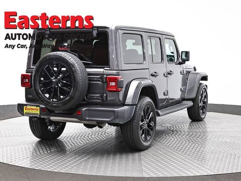 Used 2025 Jeep Wrangler Unlimited Sahara image 5