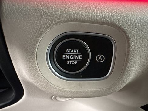 Used 2024 Mercedes-Benz GLS 450 4MATIC image 15
