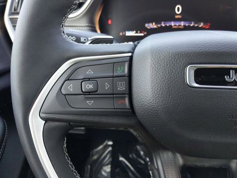 New 2025 Jeep Grand Cherokee Altitude RWD image 23