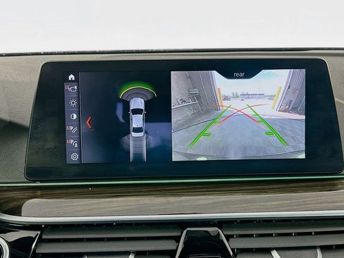 Used 2018 BMW 530i RWD image 14