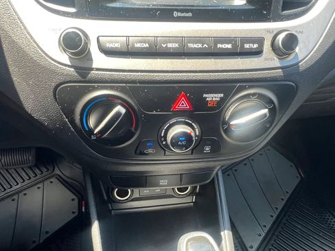 Used 2019 Hyundai Accent SE FWD image 20