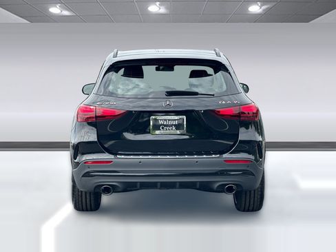 New 2026 Mercedes-Benz GLA 35 AMG 4MATIC image 9