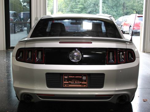 Used 2013 Ford Mustang Coupe RWD image 5
