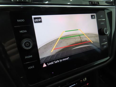 Used 2022 Volkswagen Tiguan SE R-Line FWD image 19