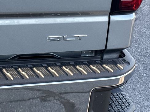 New 2026 GMC Sierra 1500 SLT AWD/4WD image 10