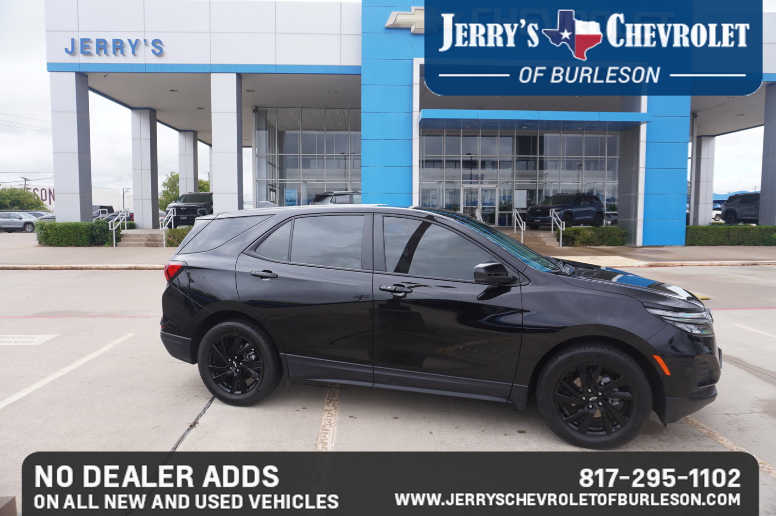 Used 2024 Chevrolet Equinox LS w/ Midnight Edition FWD image 8