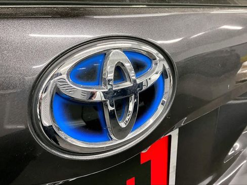 Used 2015 Toyota Prius V Four image 27