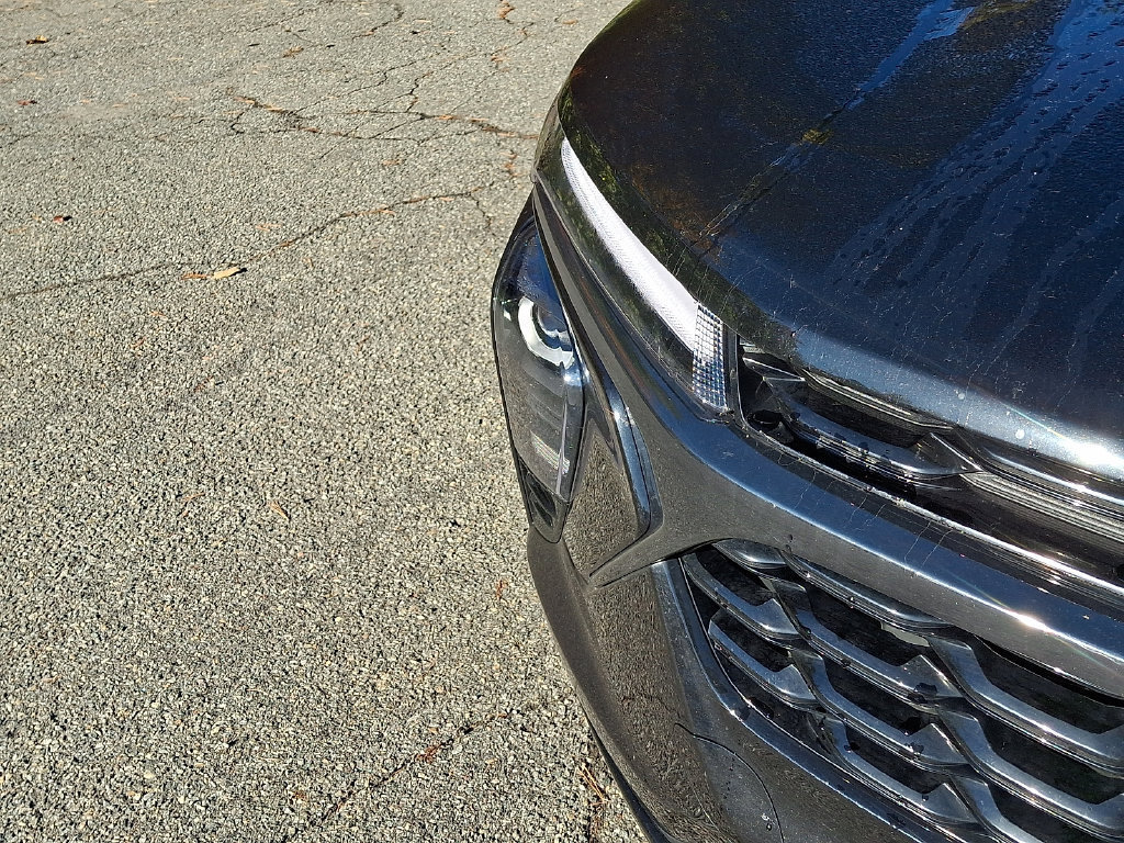 Used 2024 Chevrolet Trax RS w/ Sunroof Package FWD image 14