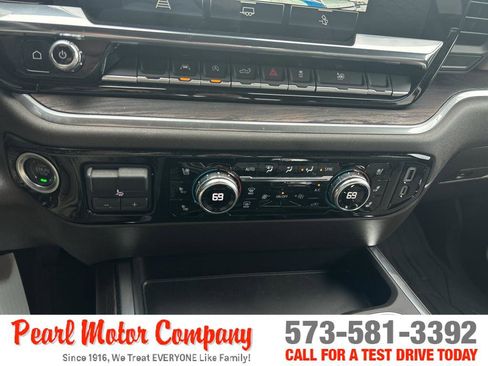 Used 2025 GMC Sierra 1500 SLT w/ SLT Premium Package AWD/4WD image 19