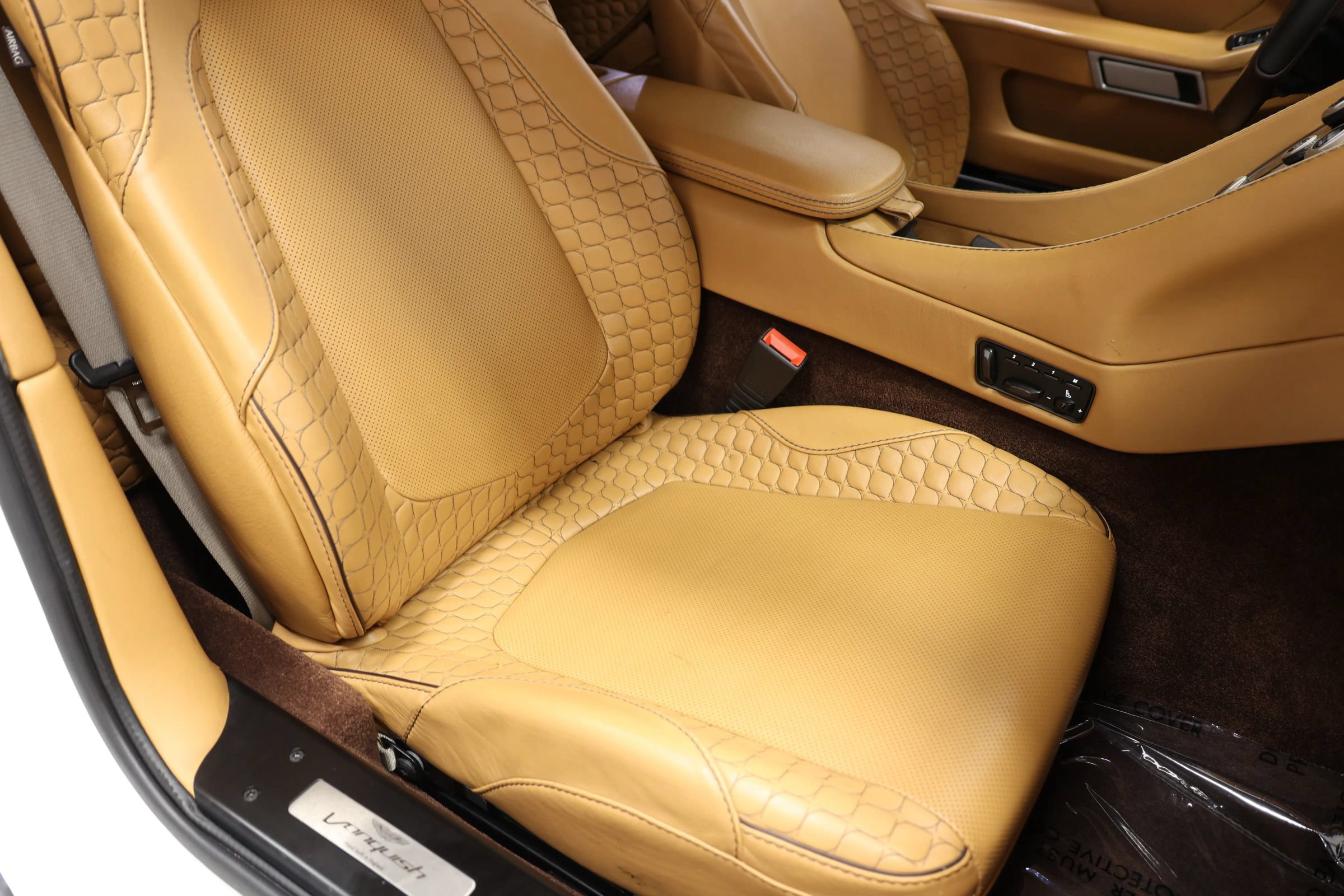 Used 2015 Aston Martin Vanquish Volante RWD image 70