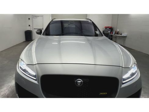 Used 2020 Jaguar F-PACE 300 Sport image 3