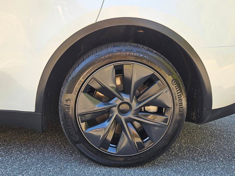 Used 2025 Tesla Model Y Long Range AWD/4WD image 19