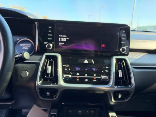Used 2023 Kia Sorento SX AWD/4WD image 16