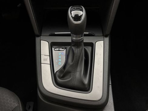 Used 2018 Hyundai Elantra SEL FWD image 19