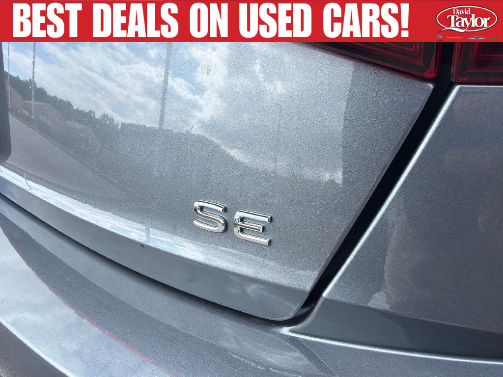 Used 2025 Volkswagen Jetta SE FWD image 38