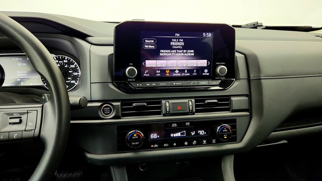 Used 2024 Nissan Pathfinder S AWD/4WD image 17