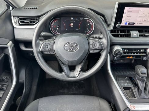 Used 2025 Toyota RAV4 XLE FWD image 13